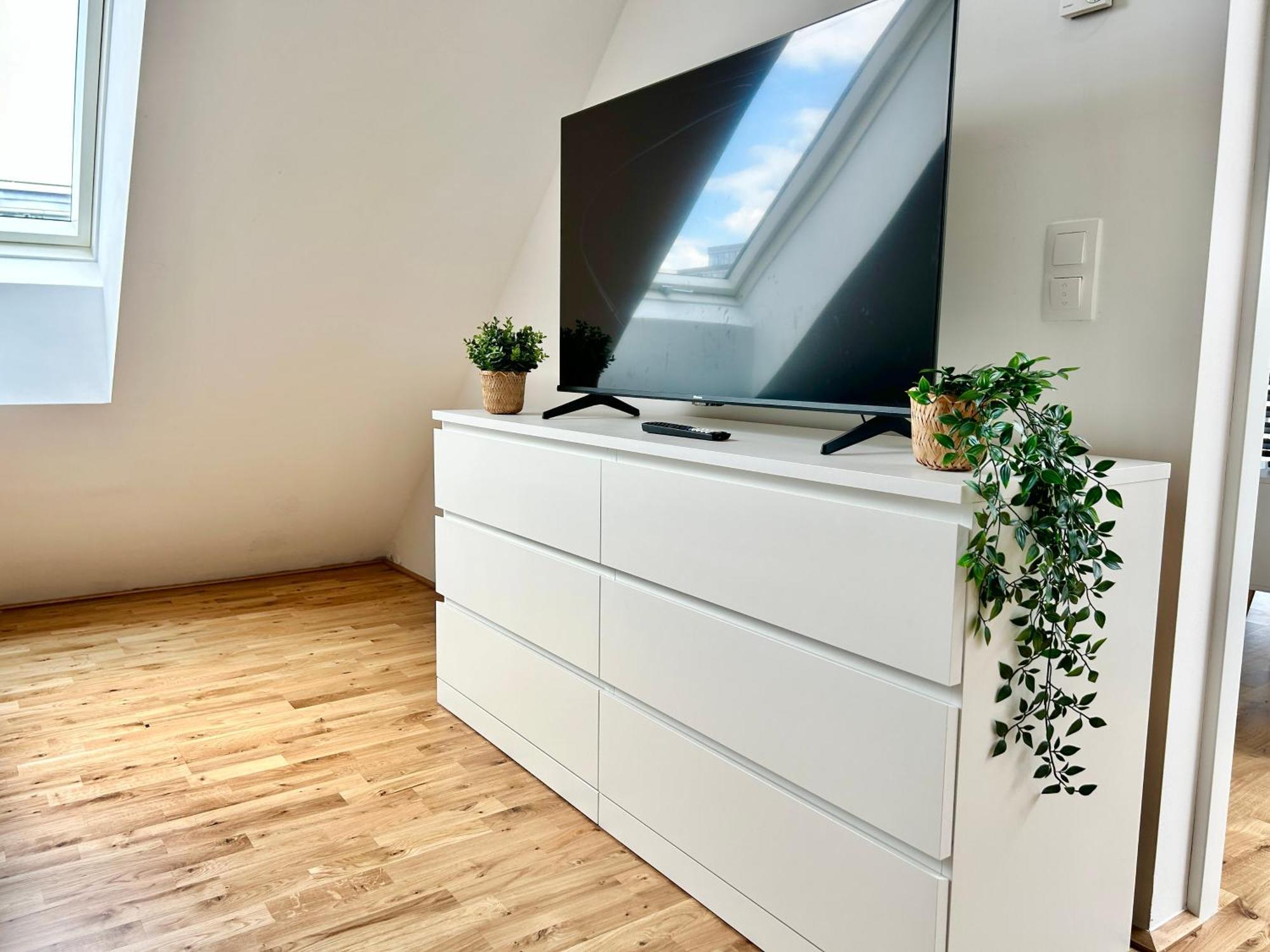 Modern Apartment With Balcony & Free Parking - Nearby Metro Viena Exterior foto